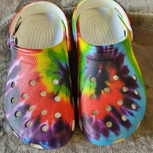 LIKE NEW WOMEN'S TIE DYE CROCS (size 8)